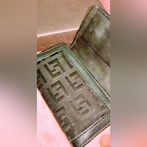 ~SOLD~ Fendi Zucca Key Holder with box and dust bag - Picture 5 of 8